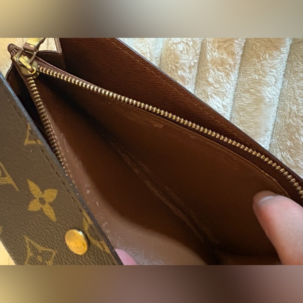 ✨ Authentic Vintage Louis Vuitton Monogram Wallet ✨ - Picture 4 of 9